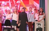 Patriotyczne widowisko w wykonaniu uczniów i abolwentów SP w Malcu