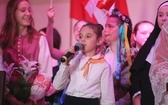 Patriotyczne widowisko w wykonaniu uczniów i abolwentów SP w Malcu
