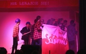 Patriotyczne widowisko w wykonaniu uczniów i abolwentów SP w Malcu