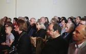 Patriotyczne widowisko w wykonaniu uczniów i abolwentów SP w Malcu