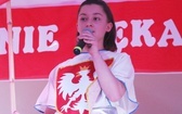 Patriotyczne widowisko w wykonaniu uczniów i abolwentów SP w Malcu