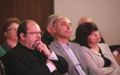 Patriotyczne widowisko w wykonaniu uczniów i abolwentów SP w Malcu