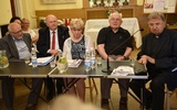 Paneliści trzeciego spotkania podczas "Dni Ablewiczowskich". Od prawej: ks. prof. Michał Bednarz, Karol Krasnodębski, Elżbieta Jawor, Antoni Kamiński i Krzysztof Pawłowski.