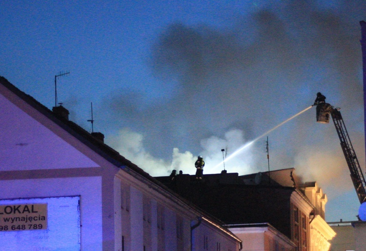 Wybuch gazu w kamienicy w Koźlu. Akcja ratownicza