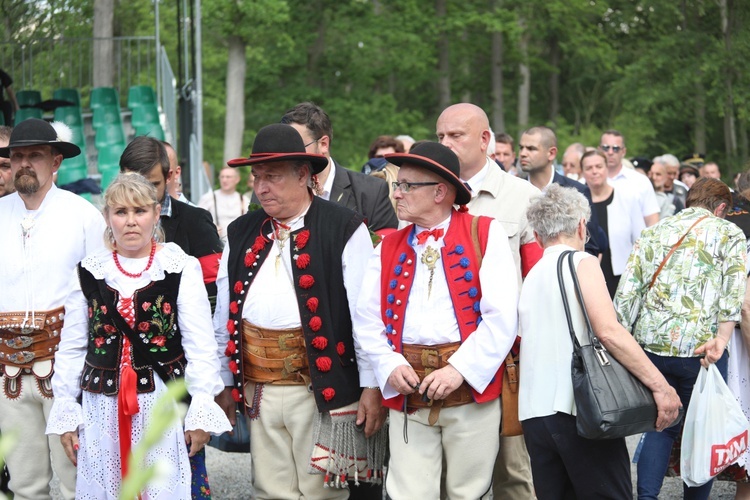 Poświęcenie pomnika pomordowanych żołnierzy "Bartka" w Starym Grodkowie