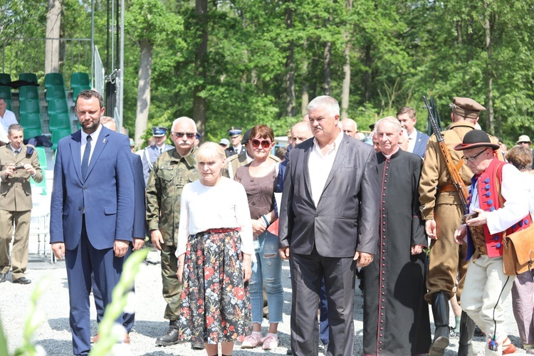 Poświęcenie pomnika pomordowanych żołnierzy "Bartka" w Starym Grodkowie