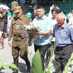 Poświęcenie pomnika pomordowanych żołnierzy "Bartka" w Starym Grodkowie