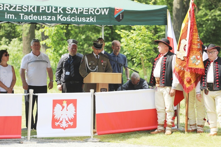 Poświęcenie pomnika pomordowanych żołnierzy "Bartka" w Starym Grodkowie