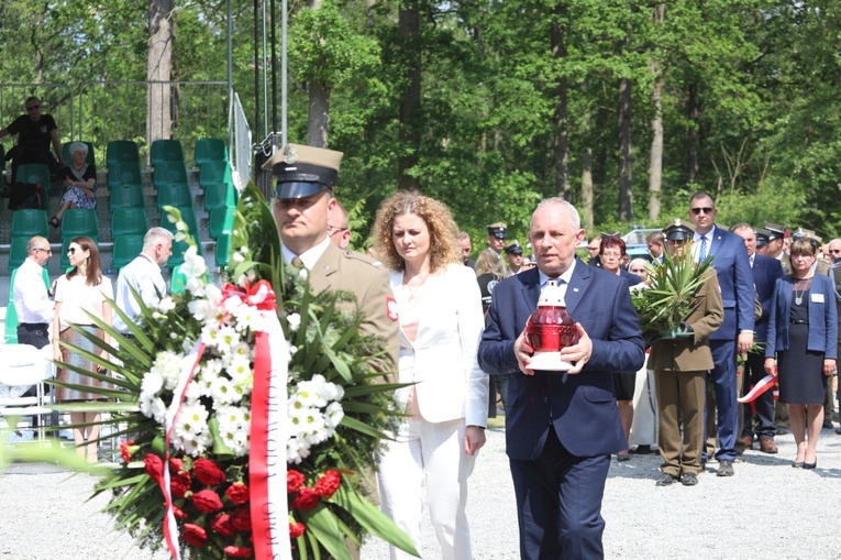 Poświęcenie pomnika pomordowanych żołnierzy "Bartka" w Starym Grodkowie