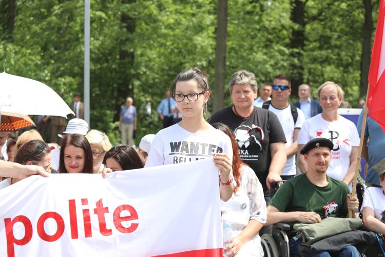 Poświęcenie pomnika pomordowanych żołnierzy "Bartka" w Starym Grodkowie