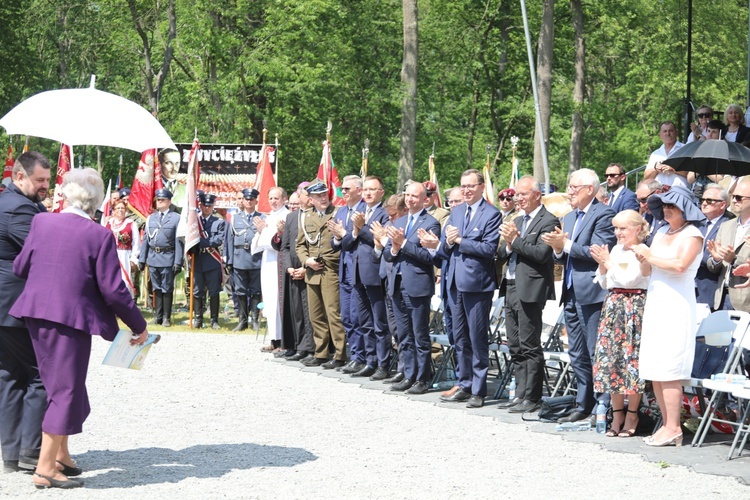 Poświęcenie pomnika pomordowanych żołnierzy "Bartka" w Starym Grodkowie