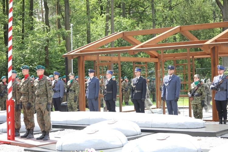 Poświęcenie pomnika pomordowanych żołnierzy "Bartka" w Starym Grodkowie