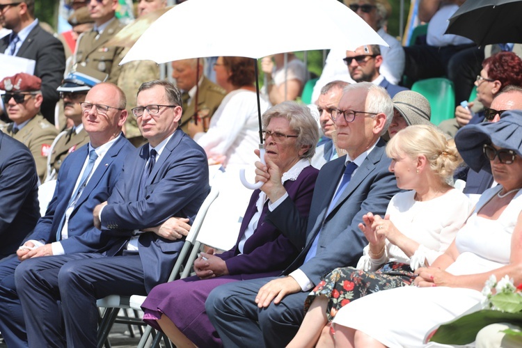 Poświęcenie pomnika pomordowanych żołnierzy "Bartka" w Starym Grodkowie