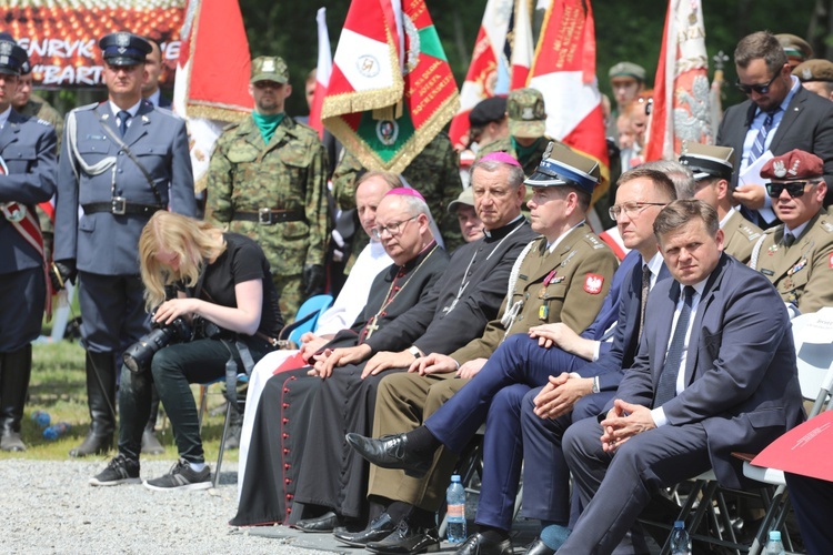 Poświęcenie pomnika pomordowanych żołnierzy "Bartka" w Starym Grodkowie