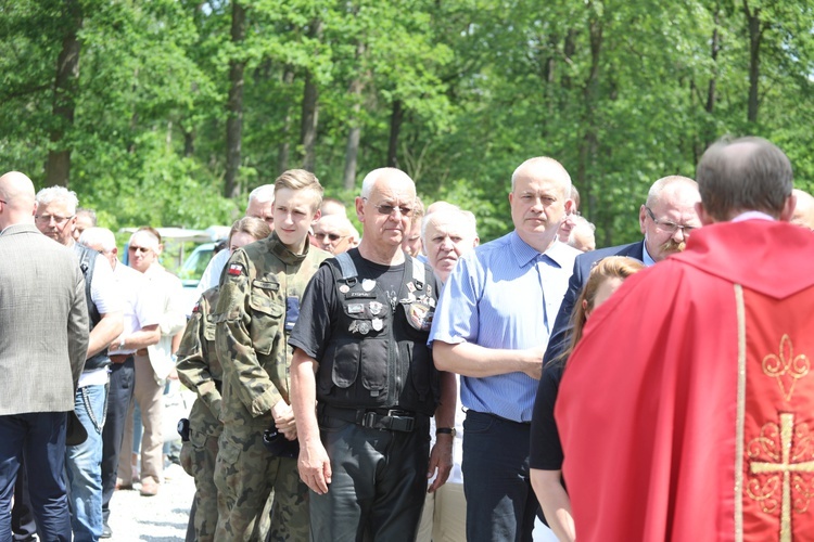 Poświęcenie pomnika pomordowanych żołnierzy "Bartka" w Starym Grodkowie