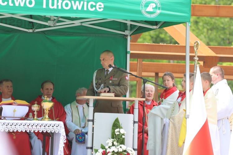 Poświęcenie pomnika pomordowanych żołnierzy "Bartka" w Starym Grodkowie