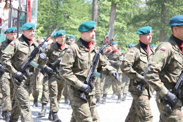 Poświęcenie pomnika pomordowanych żołnierzy "Bartka" w Starym Grodkowie