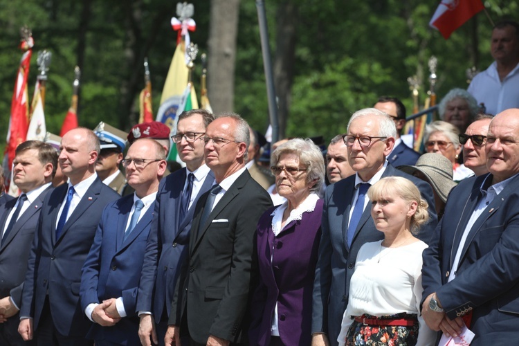 Poświęcenie pomnika pomordowanych żołnierzy "Bartka" w Starym Grodkowie