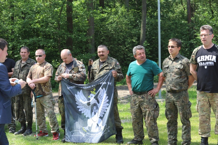 Poświęcenie pomnika pomordowanych żołnierzy "Bartka" w Starym Grodkowie