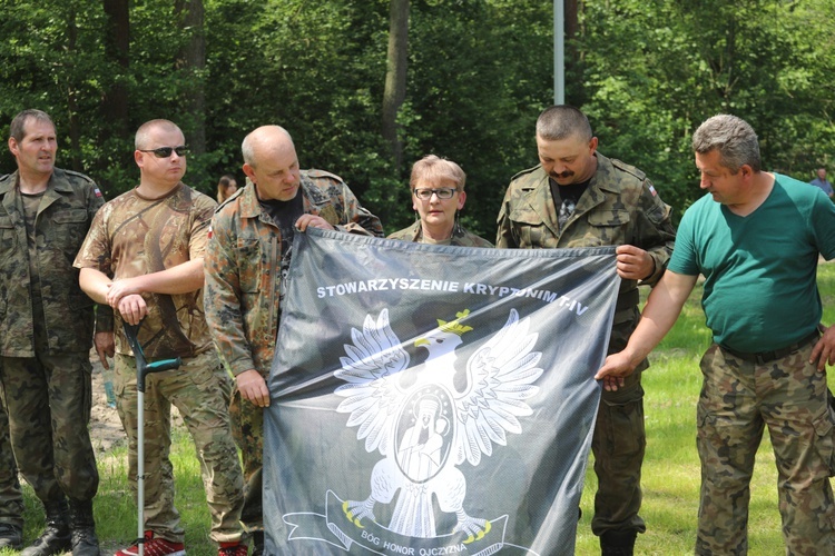 Poświęcenie pomnika pomordowanych żołnierzy "Bartka" w Starym Grodkowie