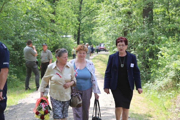 Poświęcenie pomnika pomordowanych żołnierzy "Bartka" w Starym Grodkowie