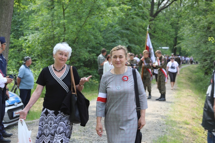 Poświęcenie pomnika pomordowanych żołnierzy "Bartka" w Starym Grodkowie