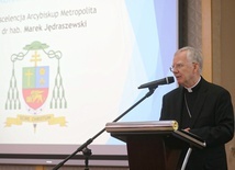 Abp Jędraszewski: Duszą państwa jest małżeństwo i rodzina, przepisy nie mogą tego zabijać