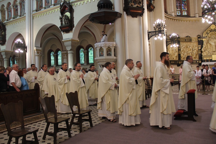 Panewniki. Święcenia u franciszkanów i cystersów