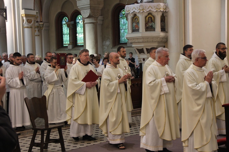 Panewniki. Święcenia u franciszkanów i cystersów