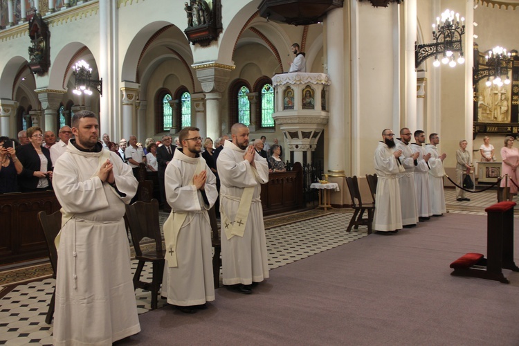 Panewniki. Święcenia u franciszkanów i cystersów