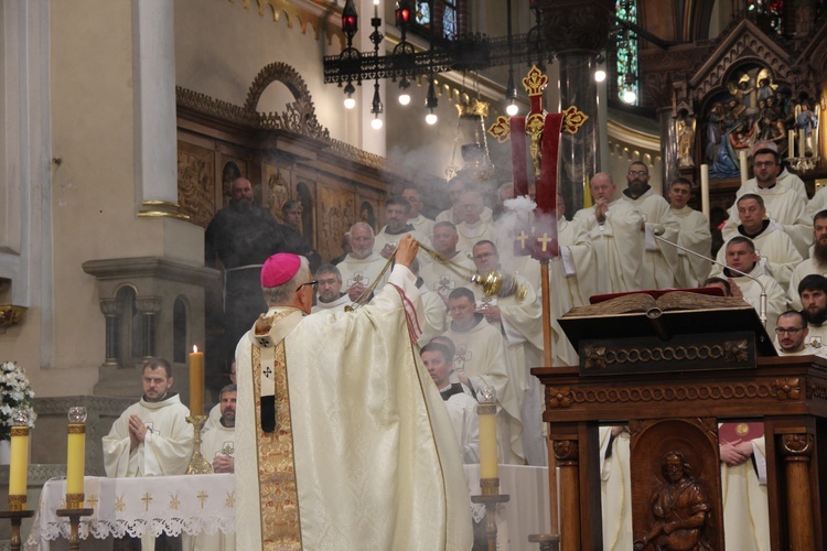 Panewniki. Święcenia u franciszkanów i cystersów