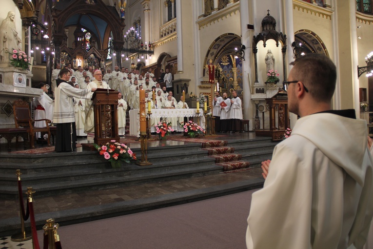 Panewniki. Święcenia u franciszkanów i cystersów