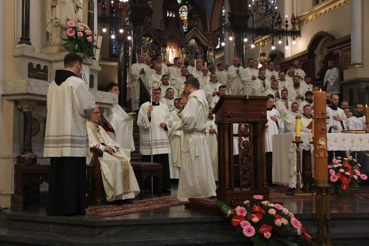 Panewniki. Święcenia u franciszkanów i cystersów