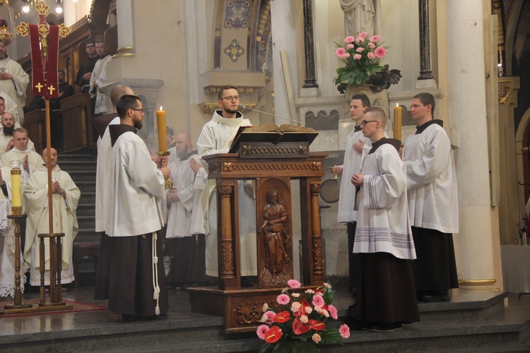 Panewniki. Święcenia u franciszkanów i cystersów