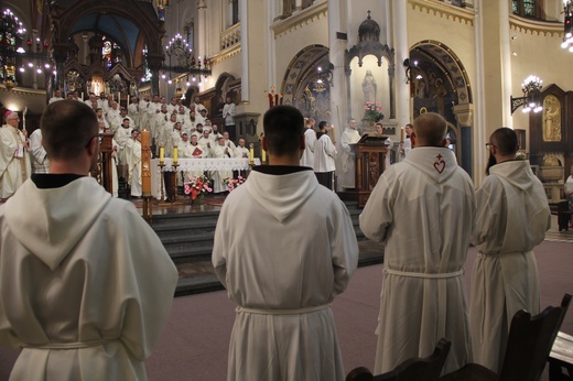 Panewniki. Święcenia u franciszkanów i cystersów