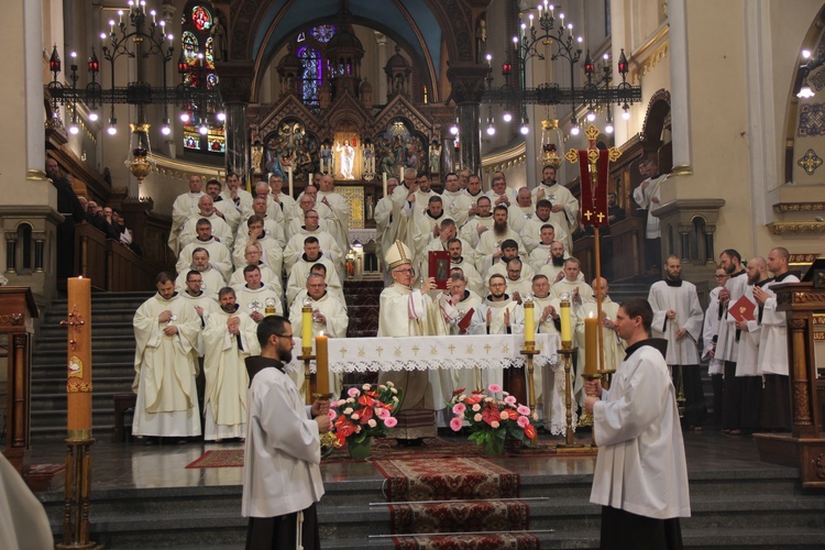 Panewniki. Święcenia u franciszkanów i cystersów