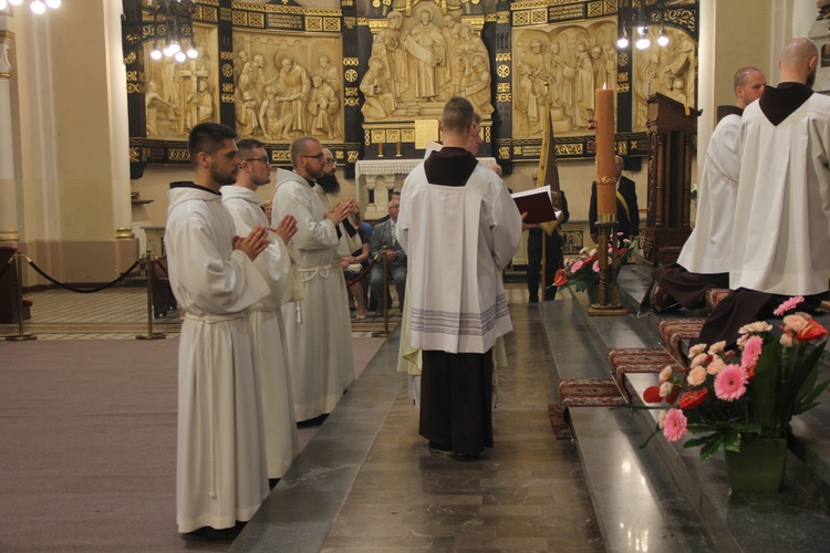 Panewniki. Święcenia u franciszkanów i cystersów