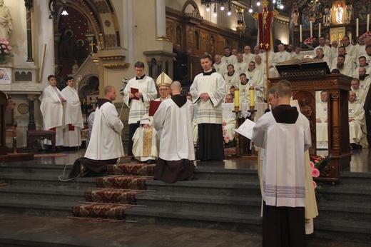 Panewniki. Święcenia u franciszkanów i cystersów