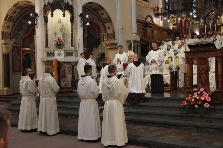 Panewniki. Święcenia u franciszkanów i cystersów