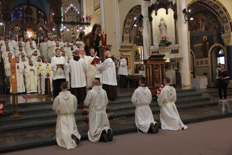 Panewniki. Święcenia u franciszkanów i cystersów