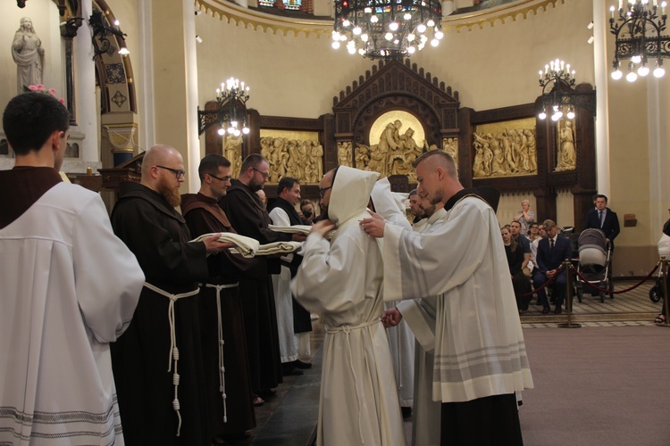 Panewniki. Święcenia u franciszkanów i cystersów