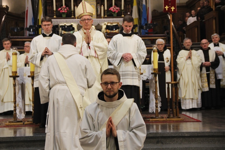 Panewniki. Święcenia u franciszkanów i cystersów