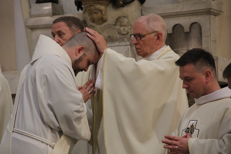 Panewniki. Święcenia u franciszkanów i cystersów