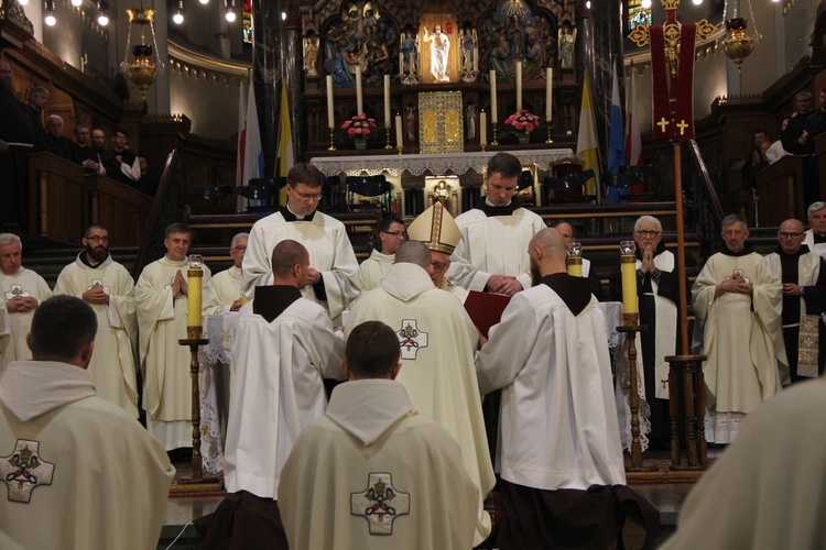 Panewniki. Święcenia u franciszkanów i cystersów