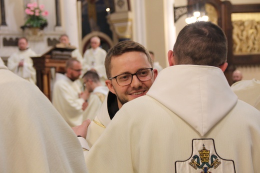 Panewniki. Święcenia u franciszkanów i cystersów