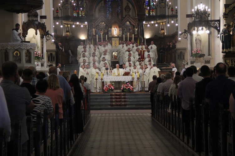 Panewniki. Święcenia u franciszkanów i cystersów