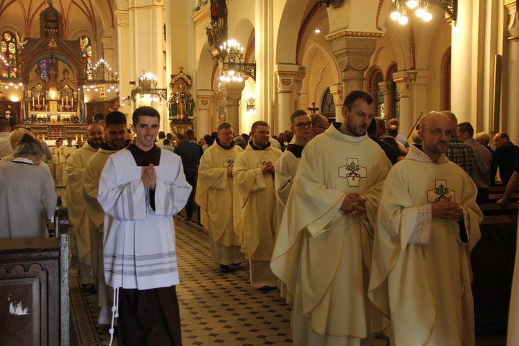 Panewniki. Święcenia u franciszkanów i cystersów