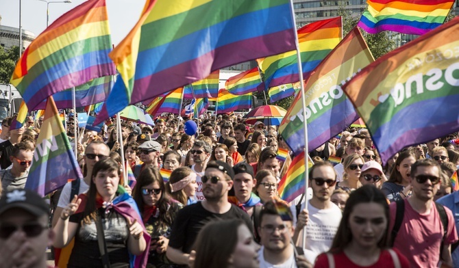 Jezus szedłby z nimi? Homoparada w Warszawie