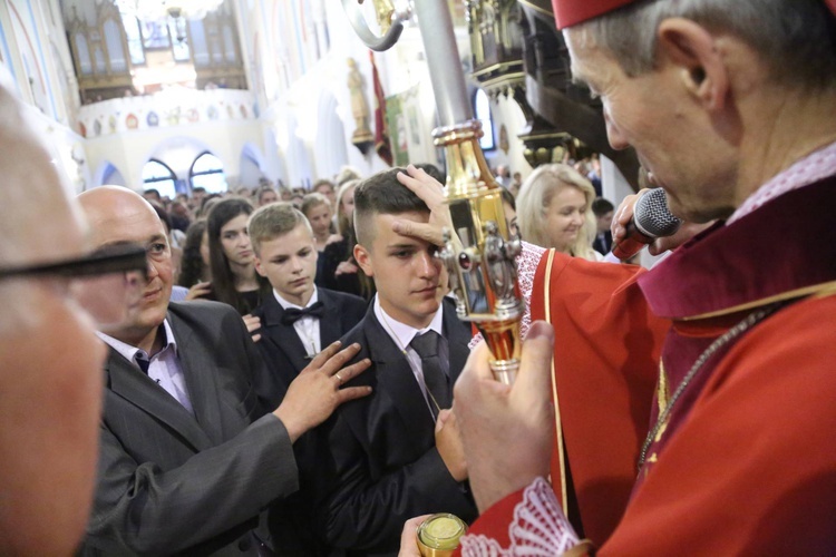 Bierzmowanie w Ciężkowicach