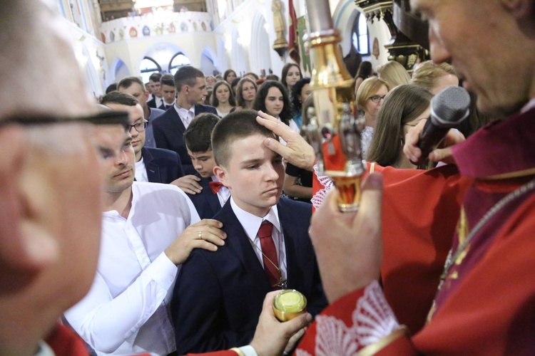 Bierzmowanie w Ciężkowicach